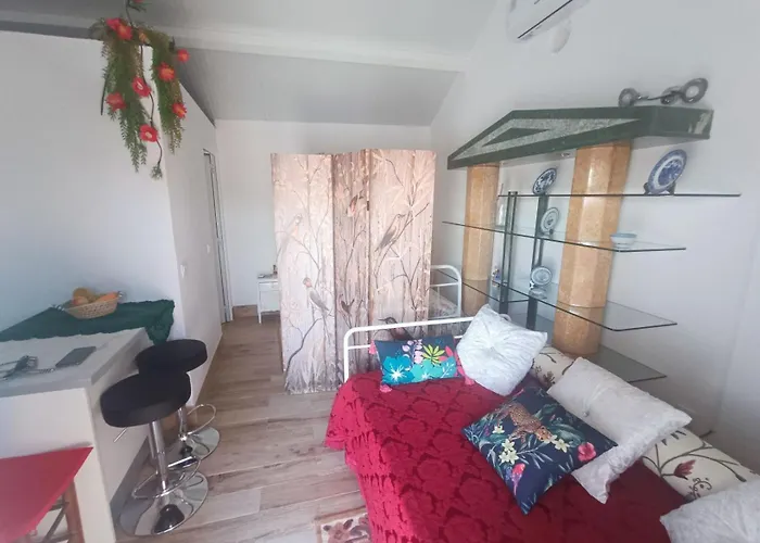 Courtyard T0 אידאהה אה נובה